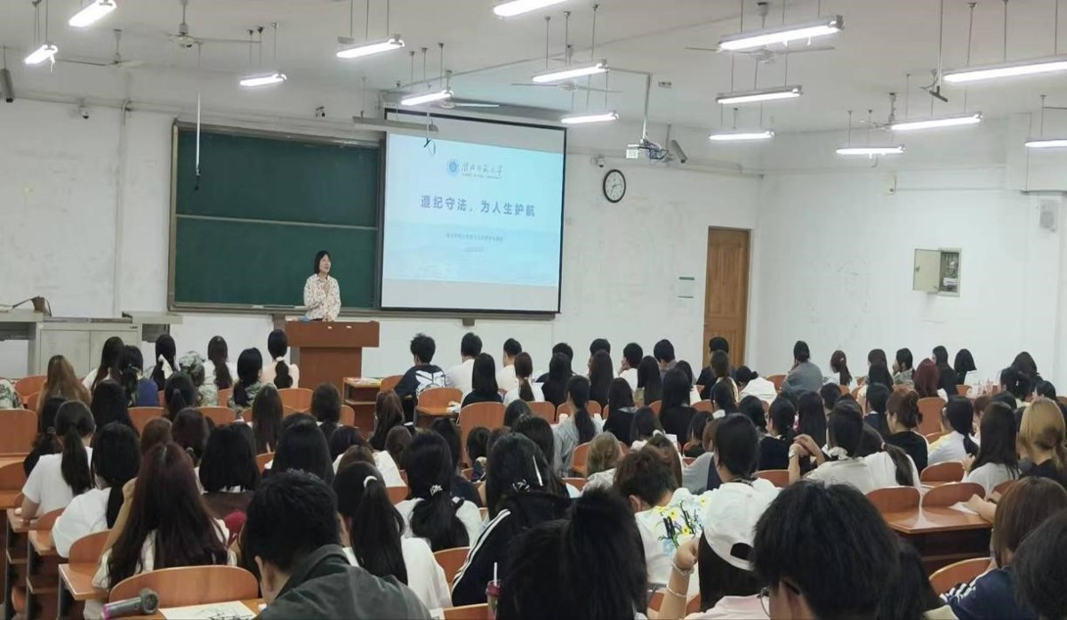 b6d9b72e96f44ce4af3fe72c38d2a473.jpg b6d9b72e96f44ce4af3fe72c38d2a473.jpg